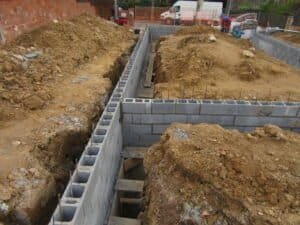 Construcció de fonaments: bloc de formigó