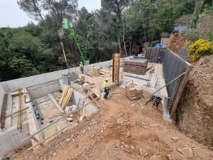 Obra en curs: fonamentació i estructura d'habitatge Enrique Lanfranco 5